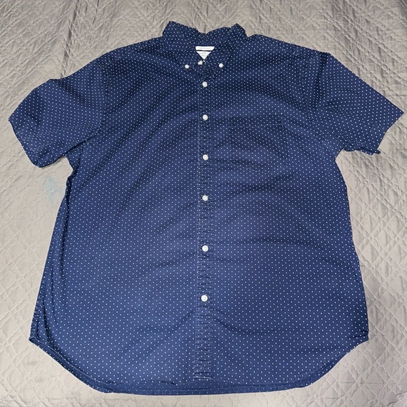 OLD NAVY MEN’S “THE CLASSIC SHIRT” SLIM FIT NAVY POLKA DOT BUTTON DOWN SHIRT - Picture 2 of 4